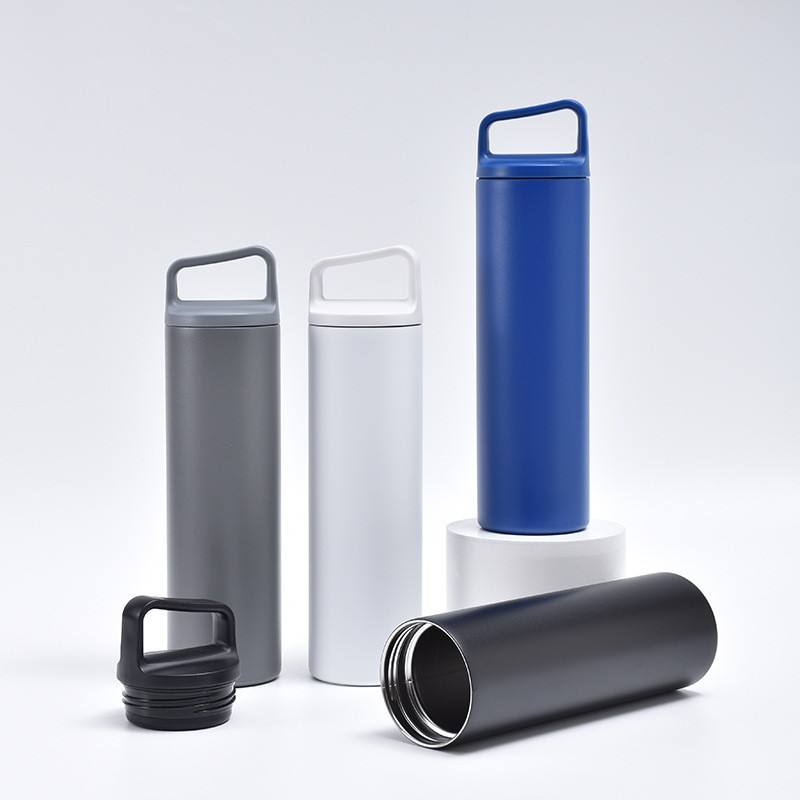 Sports Water Bottle Insulated - Borraccia termica isolata da 20oz con